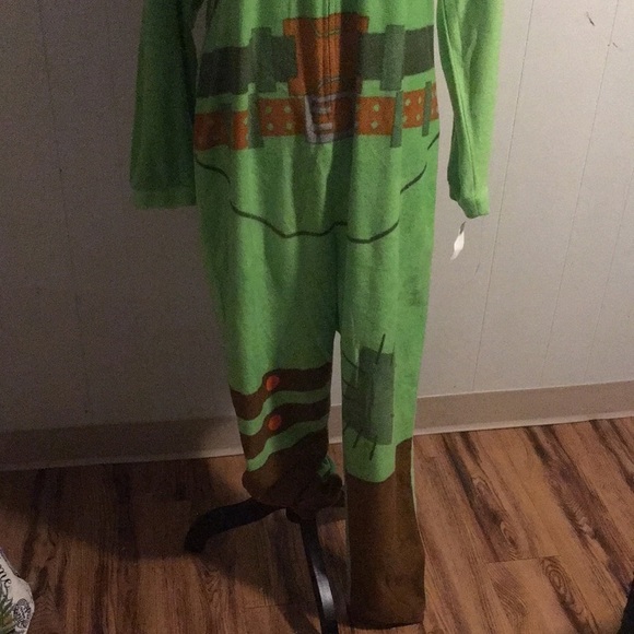 NWT Fortnite zip up pj’s - Picture 3 of 10